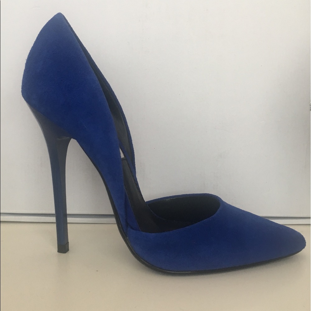 Steve Madden Blue suede heels